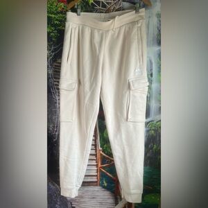 Adidas Men's
Essentials Cargo Pants in Wonder
White sizeLARGE